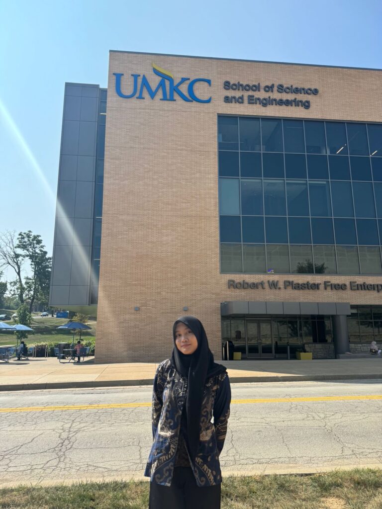 Membanggakan Alumni SMA bisa mengenyam pendidikan di Amerika